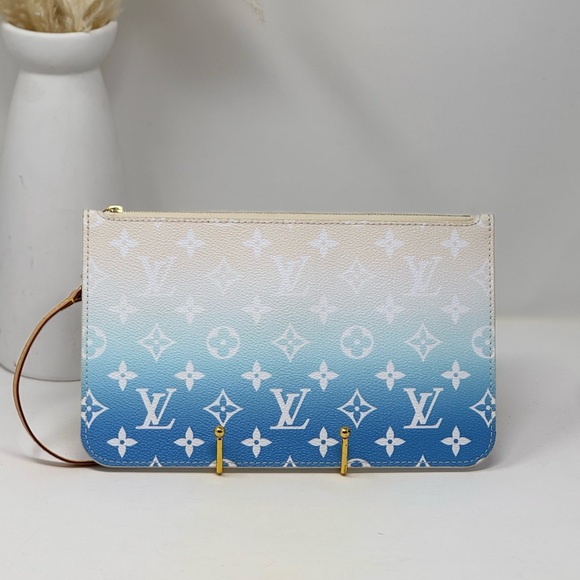 Louis Vuitton Handbags - 💯Authentic Louis Vuitton by The Pool Limited Edition Neverfull Pochette Blue